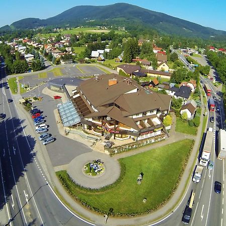 Wellness Hotel Eroplán Roznov pod Radhostem Exterior foto