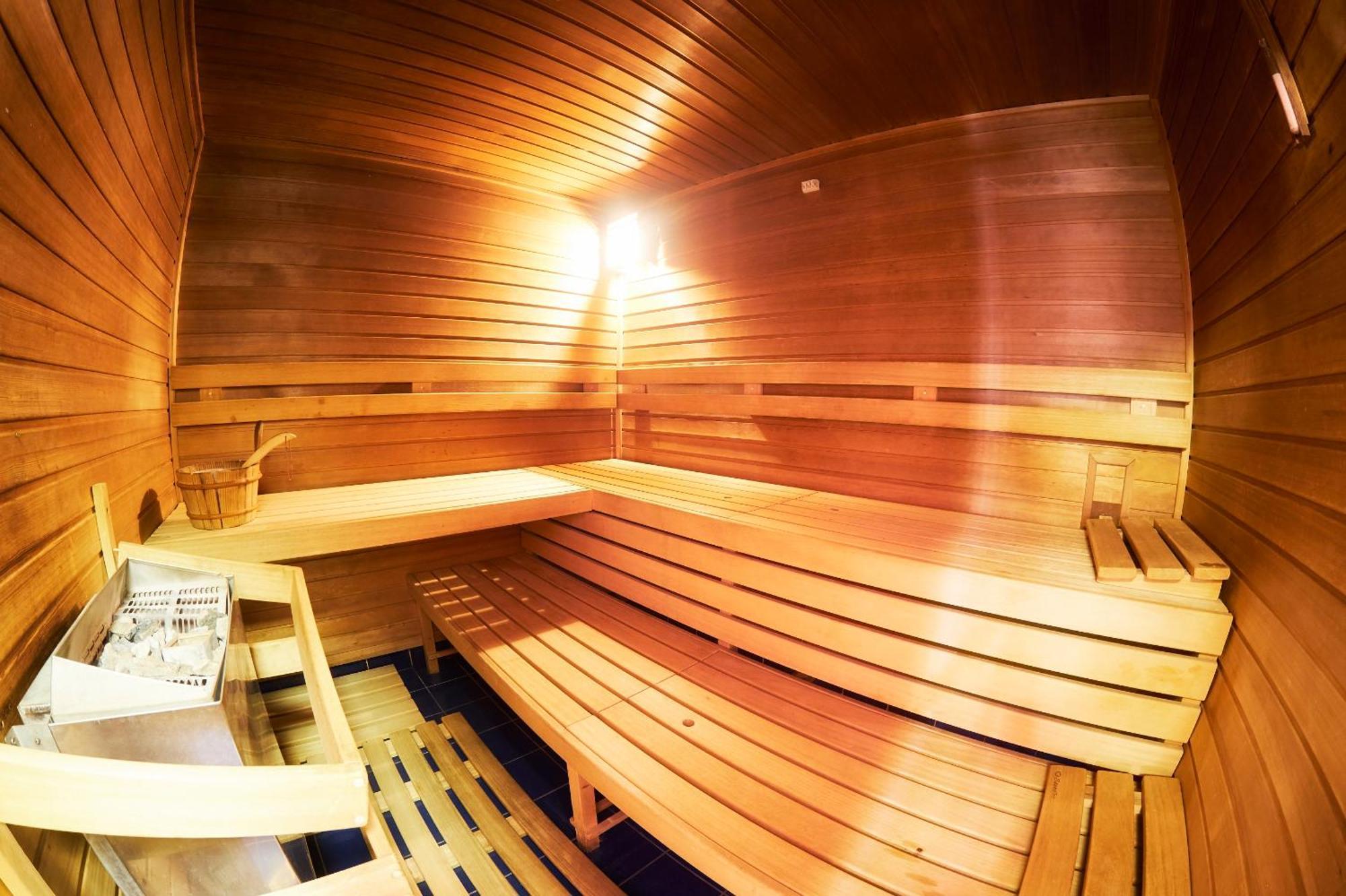 Wellness Hotel Eroplán Roznov pod Radhostem Exterior foto