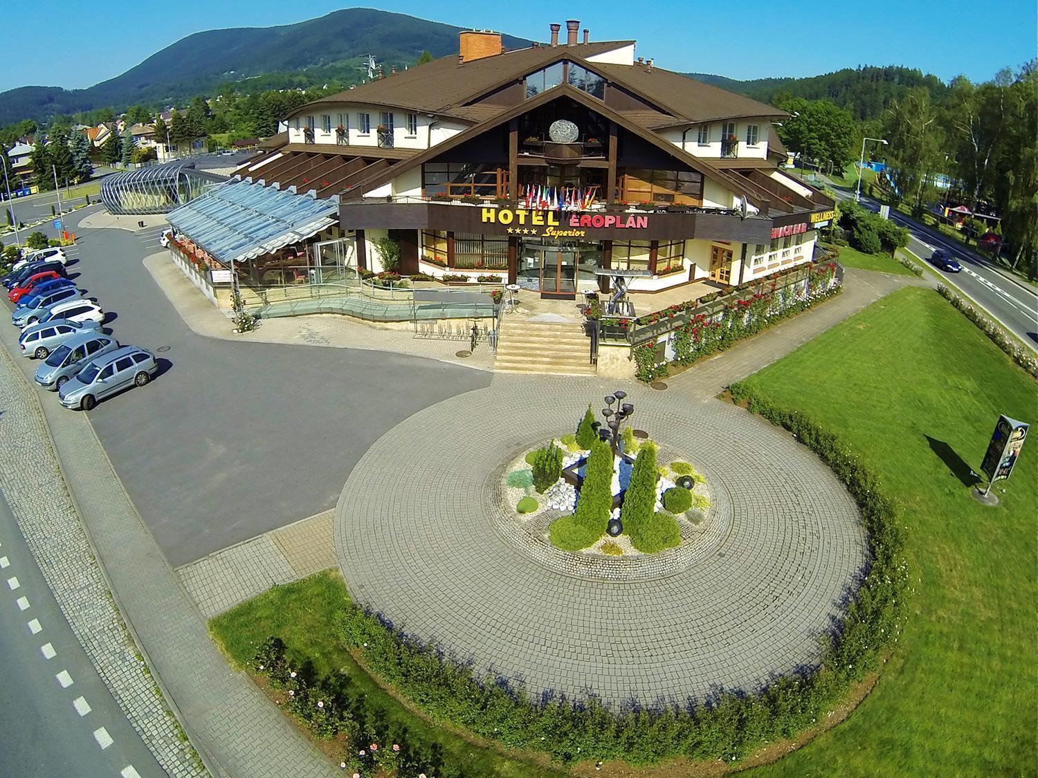 Wellness Hotel Eroplán Roznov pod Radhostem Exterior foto