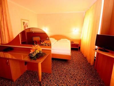 Wellness Hotel Eroplán Roznov pod Radhostem Exterior foto